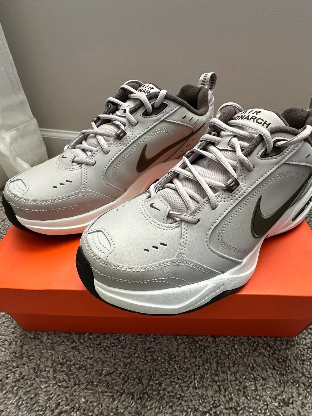 Nike Air Monarch IV Men's Athletic Work-Out Sneaker With Air -Sole Cushioning